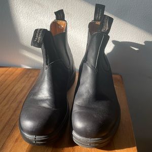 Blundstones boots